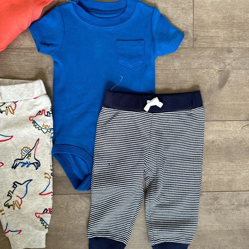 New Carter's Baby Boy's Retro Dinosaur / Modern 4 Piece Cotton outfit sets